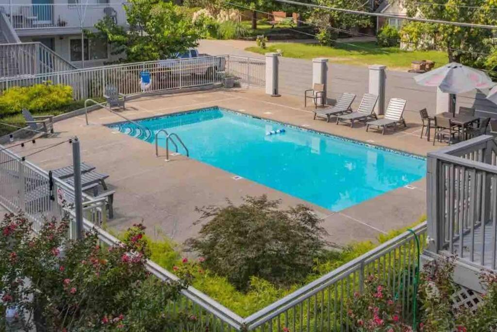Walk To 12 South, 7 Min To Downtown, Free Parking! Apartment Nashville Bagian luar foto